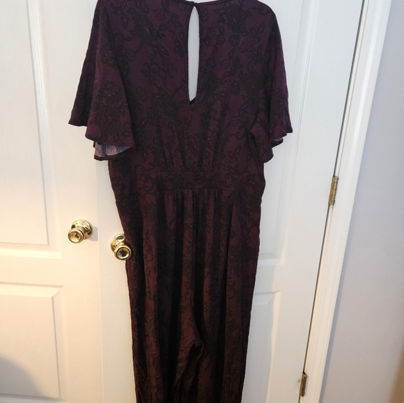Elegant Burgundy Jumpsuit - Picture 5 of 5